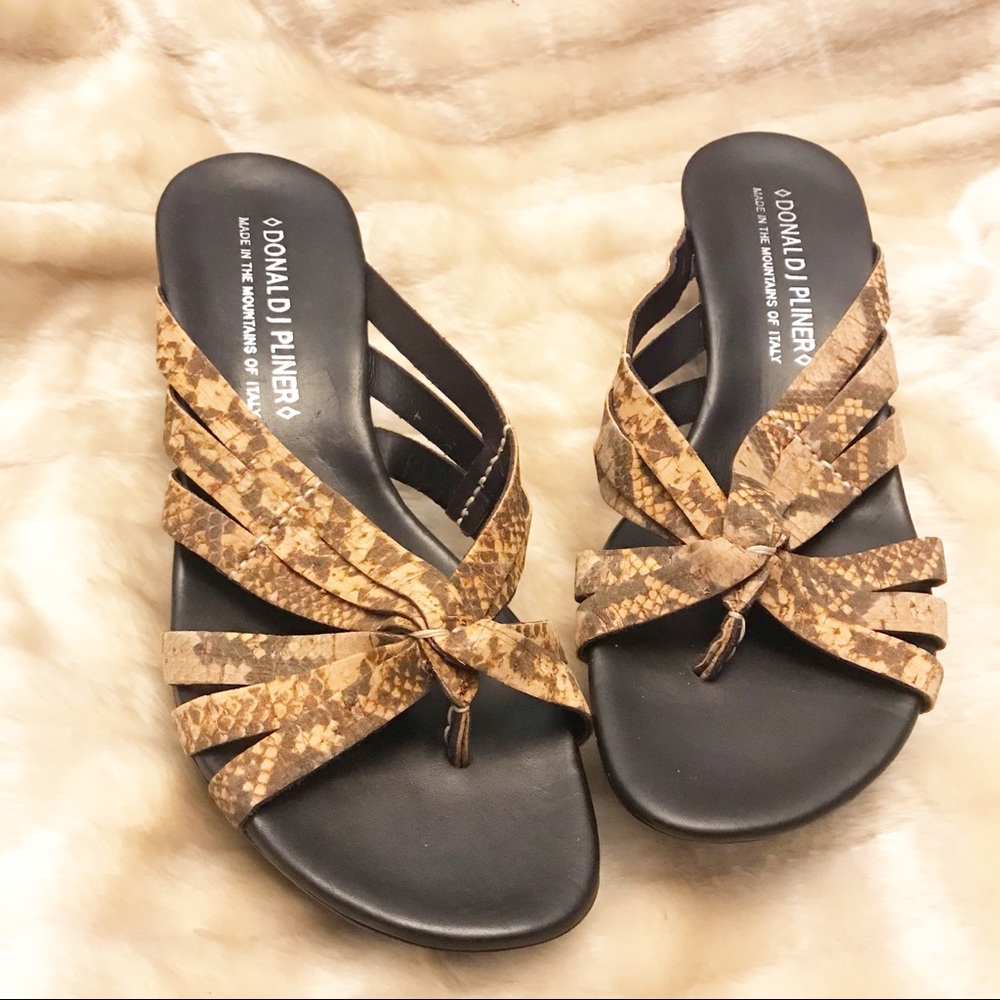 DONALD PLINER Leopard Sandals  Wedges 8